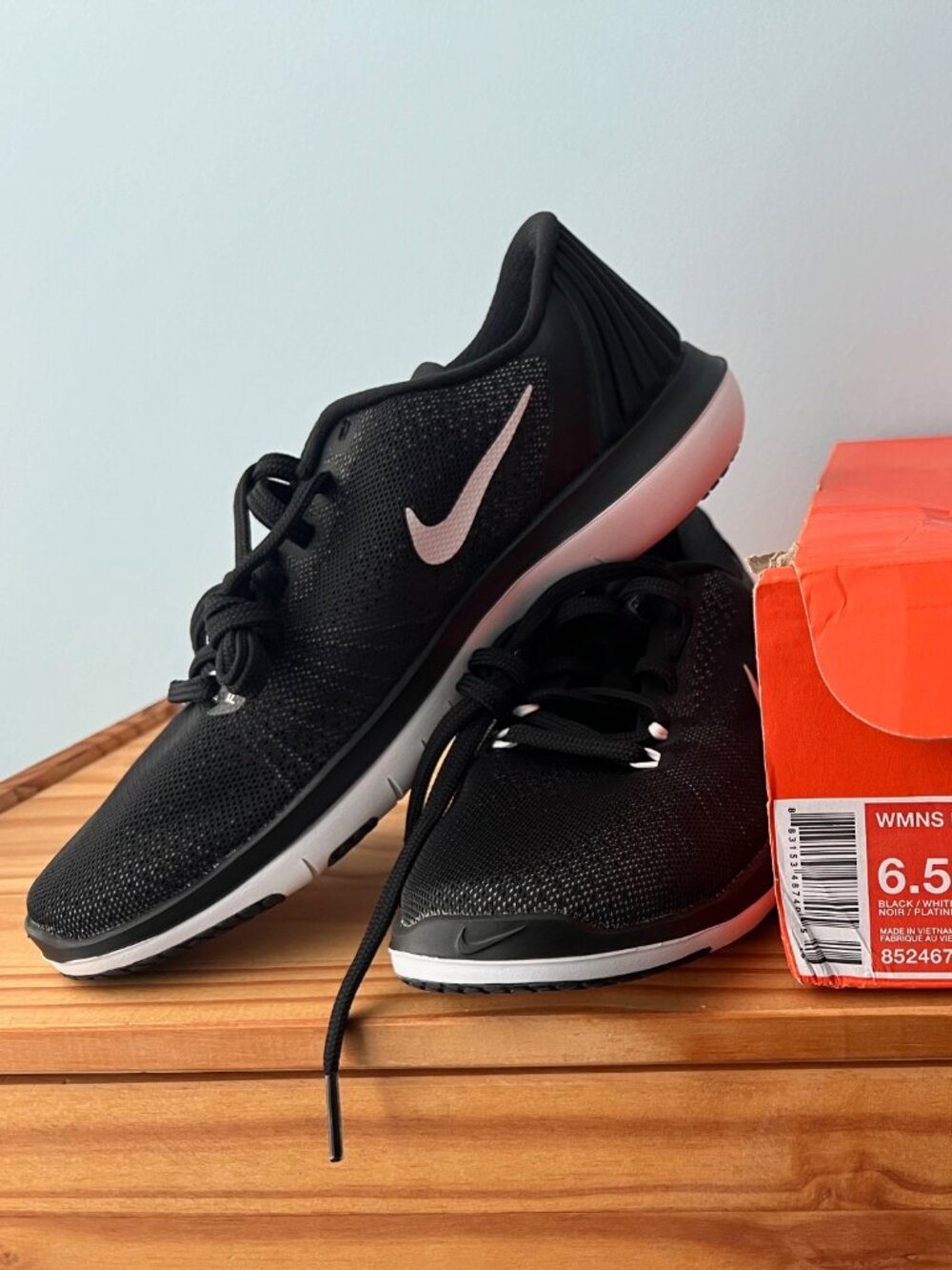 BRAND NEW Black Nike Flex Supreme TR5 WOMEN Shoes US6.5